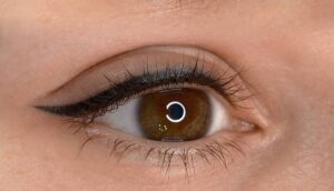 Phun mí mở tròng là gì? Có làm mắt to hơn không?