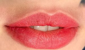 Phun môi công nghệ nào lên màu đẹp nhất?