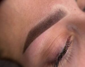 Tất cả những điều cần biết khi sửa dáng lông mày đã phun hỏng