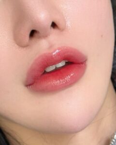 Vì sao phun môi màu hồng phấn là tone must-try cho nàng thích vẻ đẹp mong manh?