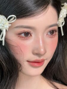 Phun môi màu hồng cam có đẹp không?