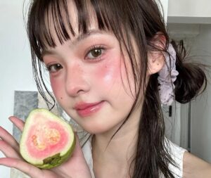 Phun môi màu hồng ổi: màu môi đang hot trong cộng đồng Gen Z