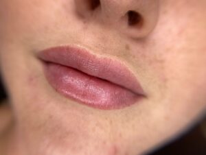 Chọn sai tông – môi ra màu không đúng mong muốn