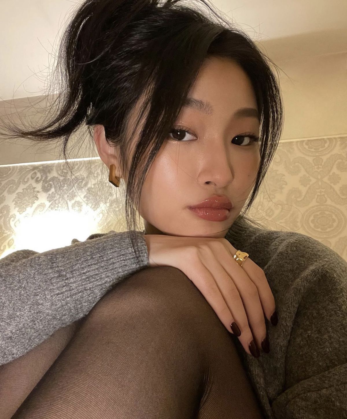 Bí quyết chọn màu chân mày chuẩn theo tone da & tóc 2 Phun môi cho da ngăm – Top màu đẹp 2026