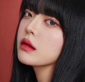 Phun môi màu đỏ berry: tone đỏ hot trend được Gen Z đặc biệt yêu thích