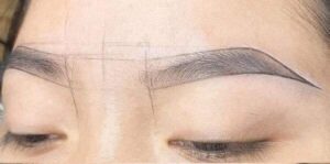 Phun mày bị đỏ – sưng – ngứa: Bình thường hay bất thường?