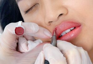 Kỹ thuật đi kim trong phun xăm: Ảnh hưởng thế nào đến màu lên?