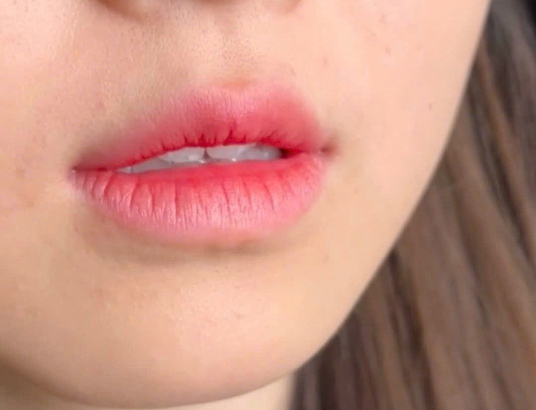 Những lưu ý cần biết trước khi phun môi nano để tránh bị thâm, loang màu