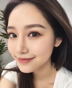Phun mày hiệu ứng makeup – Công nghệ mới 2026