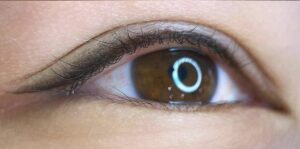 Phun xăm thẩm mỹ là gì? Những dịch vụ phổ biến & lợi ích nổi bật