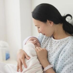 Phun mày sau sinh có được không? Hướng dẫn an toàn 2026