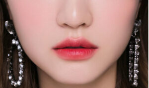 Phun môi màu đỏ hồng: giải pháp giúp đôi môi sắc nét và đầy sức sống