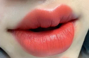 Phun môi màu cam đào: lựa chọn lý tưởng cho nàng thích vẻ đẹp trẻ trung