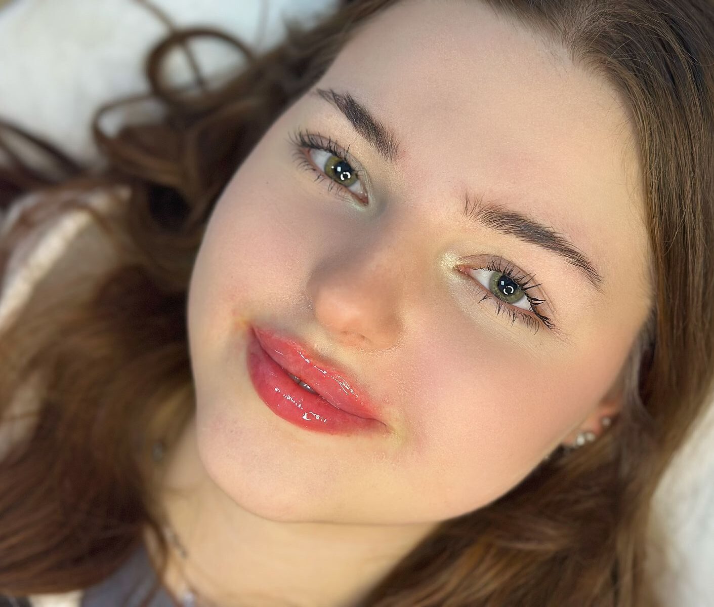 Phun môi chuẩn tự nhiên: Cách chọn màu môi phù hợp với từng tông da 2 Ngủ nghiêng sau phun môi: nên hay không nên?