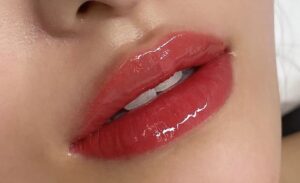 Phun môi là đầu tư cho nhan sắc hay chỉ là trào lưu nhất thời?