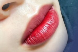 Phun môi và cơ địa môi: vì sao cùng một màu nhưng kết quả khác nhau?