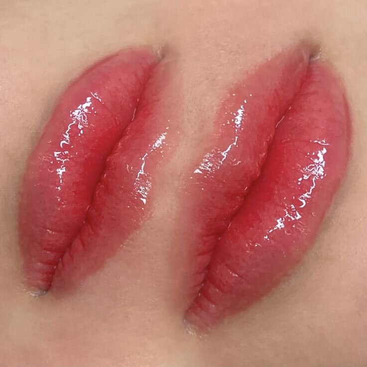 So sánh phun môi lụa và phun môi Nano: Nên chọn công nghệ nào? 2 Phun môi và cảm giác thức dậy đã thấy mình xinh