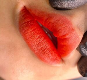 7 ngày sau phun môi: Mỗi ngày nên làm gì để môi lên màu “đúng bài”