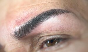 Vì sao phun xăm mày dễ bị trổ màu sau 6–12 tháng? Góc nhìn từ kỹ thuật viên