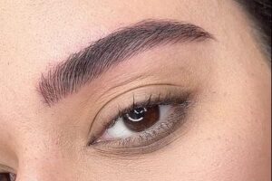 Phun môi – phun mày không lên màu: Khi nào nên dặm lại và khi nào không?