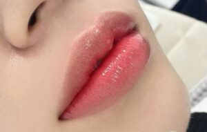 Phun môi: Khi sắc môi trở thành khí chất 3 Nếu phun môi là một cuộc đầu tư, thì đây là thứ bạn nhận được sau 30 ngày