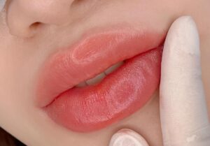 Bao lâu sau phun môi thì màu ổn định và lên đẹp tự nhiên?
