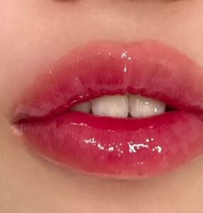 Phun môi: Khi vẻ đẹp đến từ sự vừa đủ