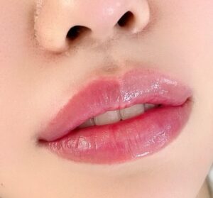 Phun môi có an toàn cho bà bầu / cho con bú không?