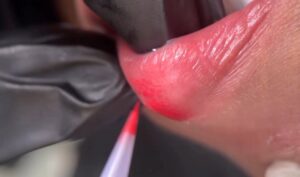 cùng màu phun nhưng mỗi người lại lên màu khác