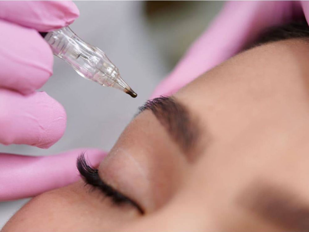 Những sai lầm thường gặp khi phun xăm thẩm mỹ 3 Bao lâu nên dặm lại phun xăm? Lời khuyên từ chuyên gia thẩm mỹ