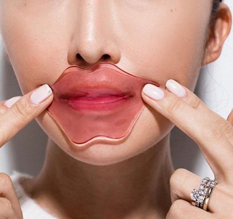 Phun môi Ombre có bị già không? Cách chọn tone màu trẻ trung 3 Chăm sóc môi sau phun đúng cách: Bí quyết giữ màu đẹp lâu dài