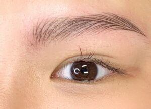 Chân mày phun cũ có ảnh hưởng đến kỹ thuật điêu khắc không?