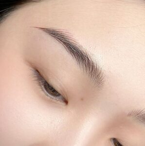 Hairstroke chân mày – Kỹ thuật tạo sợi siêu tự nhiên cho đôi mày hoàn hảo