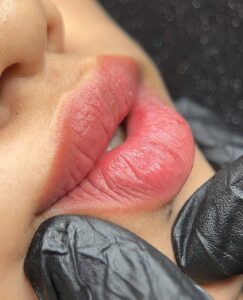 Hướng dẫn phun xăm môi chuẩn từ A–Z: Quy trình & chăm sóc sau phun