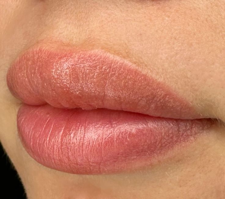 Môi thâm nên làm gì? Các phương pháp khử thâm và làm hồng môi hiệu quả nhất 1 Môi thâm nên làm gì? Các phương pháp khử thâm và làm hồng môi hiệu quả nhất