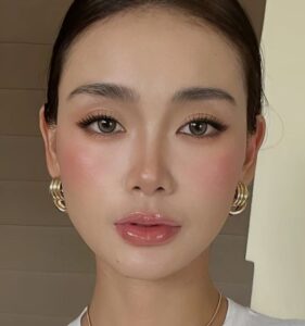 Phun chân mày Hairstroke có hợp da dầu không? Những lưu ý bắt buộc phải biết