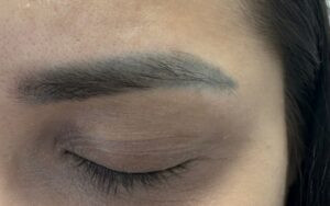 Phun chân mày giá rẻ có tiềm ẩn rủi ro gì không nên bỏ qua?