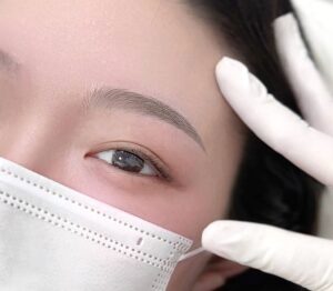 Phun lông mày: Cách tránh bị xanh, đỏ sau khi phun xăm