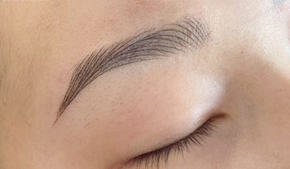 Top 7 kỹ thuật phun xăm sáng giá nhất hiện nay 1 Phun mày Hairstroke vs phun mày truyền thống – Nên chọn kiểu nào?