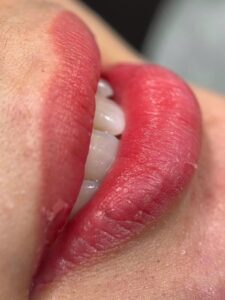 Phun môi Nano có tốt không? Hiệu quả giữ màu & độ an toàn