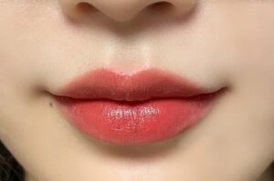 Phun môi bao lâu thì đẹp tự nhiên? Từng giai đoạn môi sau phun