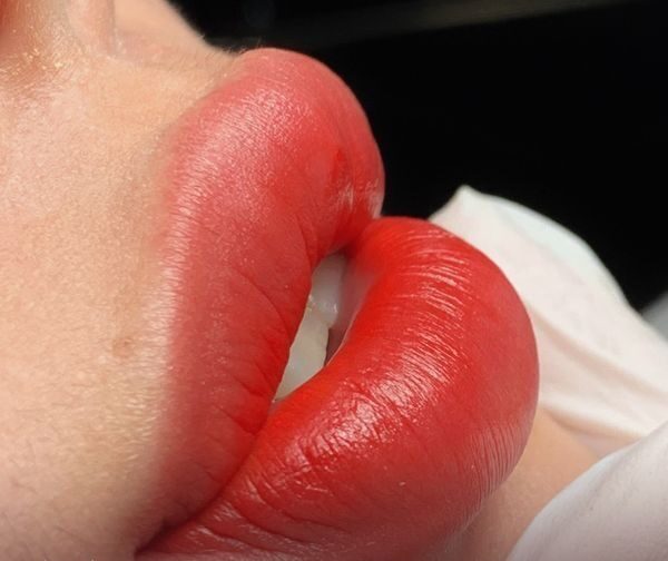 Phun môi bao lâu thì lên màu đẹp và ổn định?