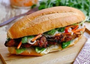 Phun môi có ăn được bánh mì không? Thực phẩm tưởng an toàn nhưng dễ gây hại 1 Phun môi có ăn được bánh mì không? Thực phẩm tưởng an toàn nhưng dễ gây hại