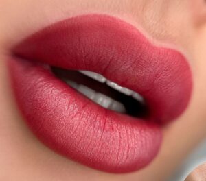 Phun môi xong bị thâm phải làm sao? Cách xử lý hiệu quả 1 Phun môi lụa có bền màu không? Giữ được bao lâu?