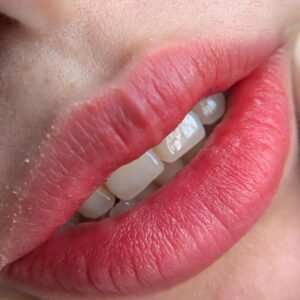 Phun môi lụa là gì? Công nghệ phun môi tự nhiên được ưa chuộng nhất