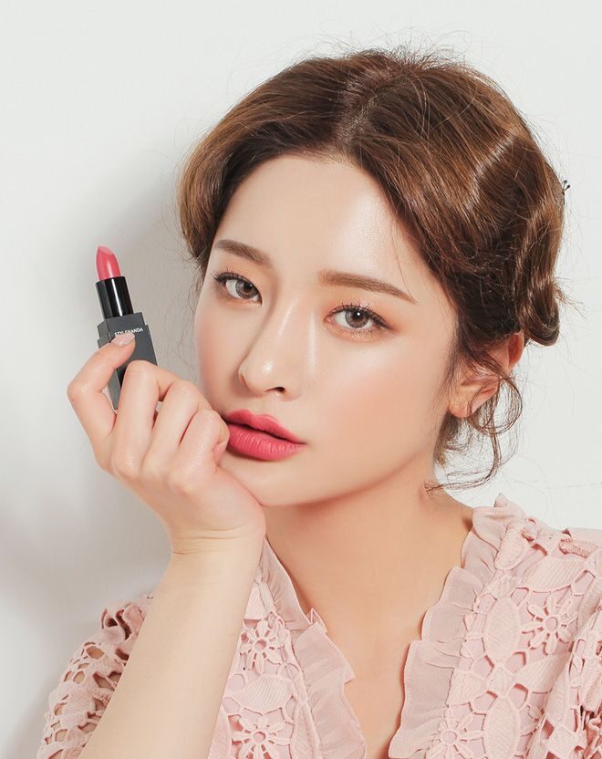 Phun môi xong bao lâu thì được đánh son an toàn?