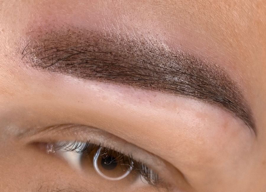 Phun xăm có đau không? Mức độ đau thực tế và cách giảm sưng hiệu quả