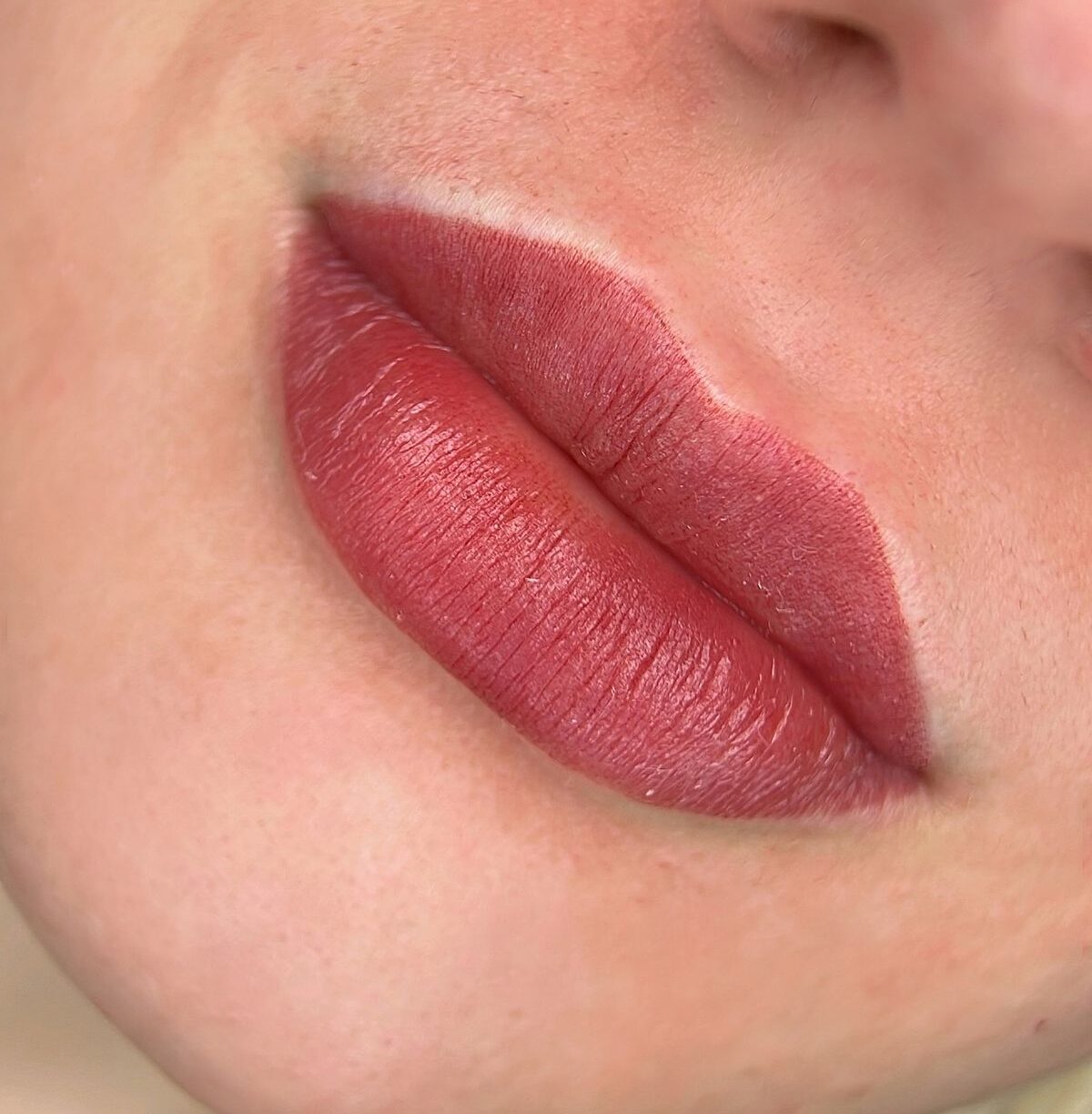 Phun xăm thẩm mỹ chi phí bao nhiêu? Bảng giá & yếu tố ảnh hưởng 2026 1 Phun xăm thẩm mỹ chi phí bao nhiêu? Bảng giá & yếu tố ảnh hưởng 2026