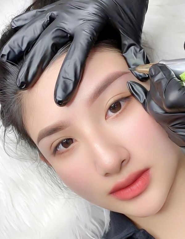 Phun xăm thẩm mỹ phù hợp với độ tuổi nào? Chuyên gia giải đáp 1 Phun xăm thẩm mỹ phù hợp với độ tuổi nào? Chuyên gia giải đáp