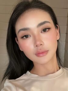 Top màu phun môi đẹp tự nhiên giúp gương mặt tươi tắn không cần makeup